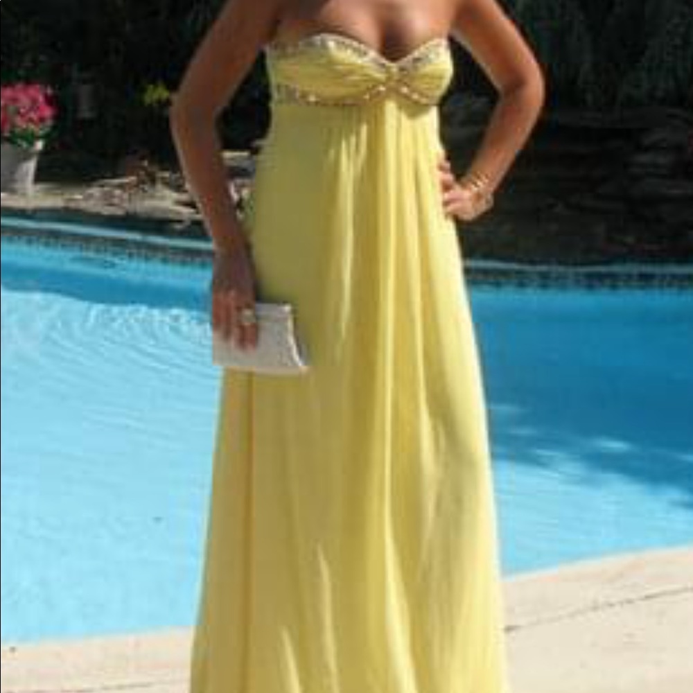Yellow strapless dress